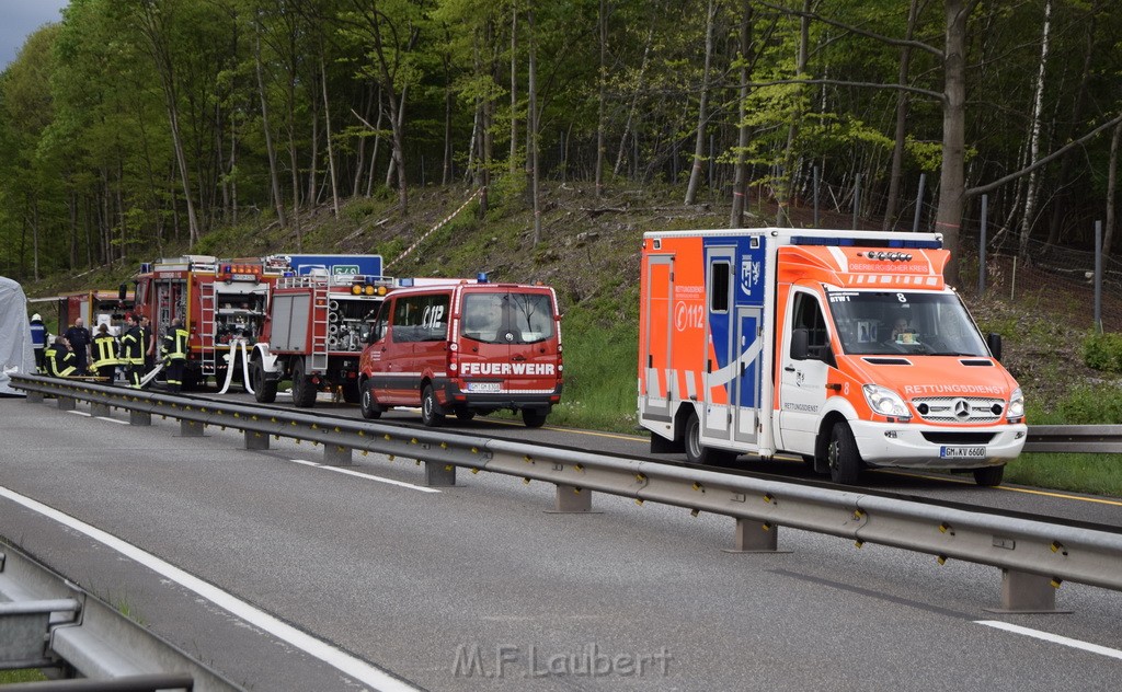 VU Gefahrgut LKW umgestuerzt A 4 Rich Koeln Hoehe AS Gummersbach P088.JPG - Miklos Laubert